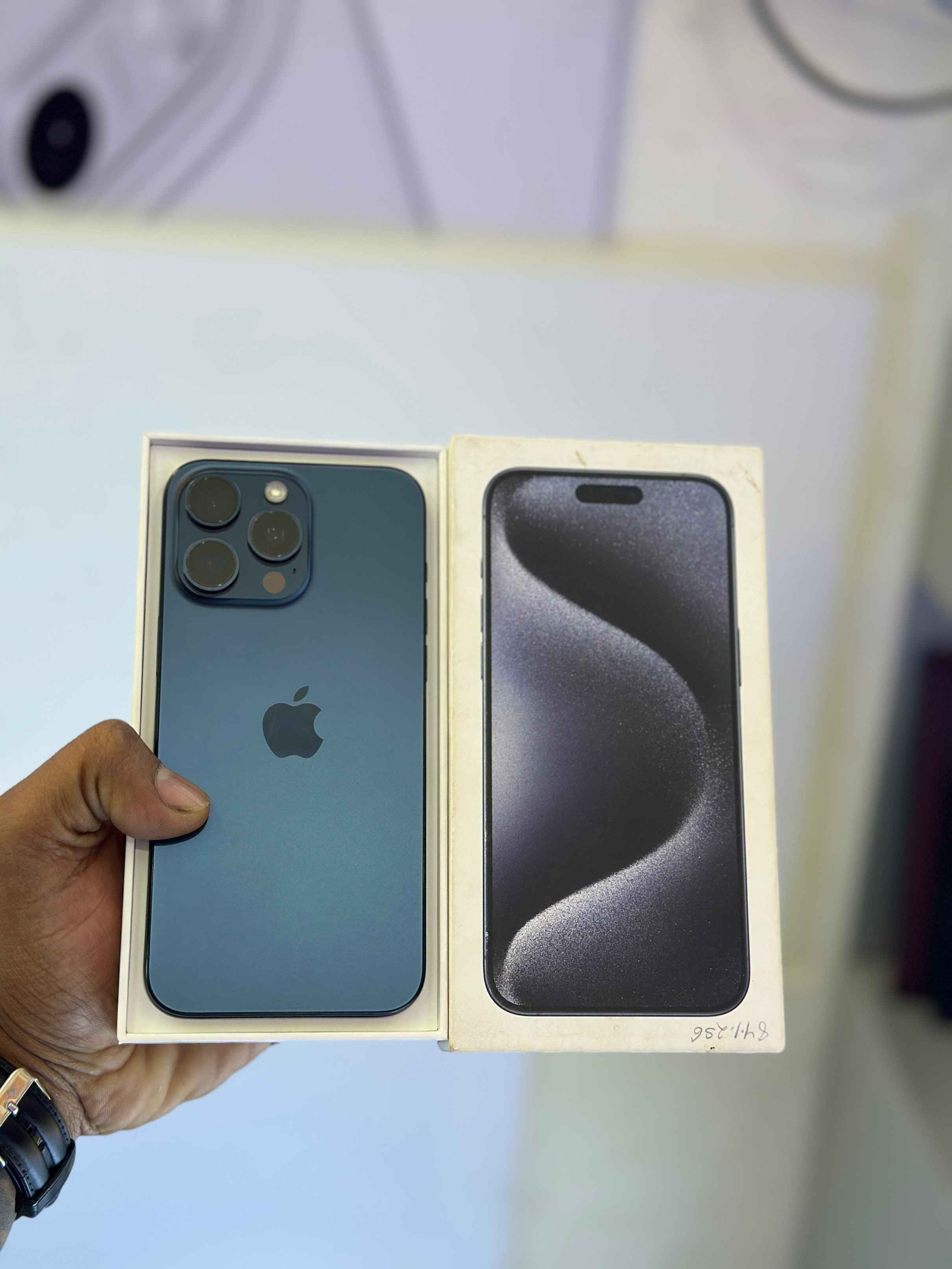 Apple iPhone 15 Pro Max 256 GB ₹67,499, Sakti | Phoneo